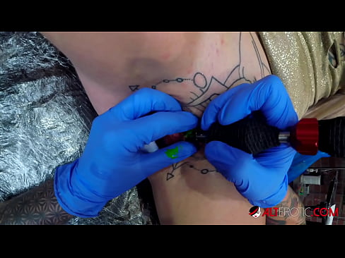 ❤️ Äärimmäisen tatuoitu hottie Sully Savage sai tatuoinnin klitorikseen Vittu video at fi.passiveincome1.ru