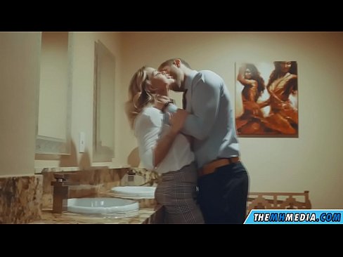 ❤️ Kun povekas blondi viettelee sinut julkisessa vessassa Vittu video at fi.passiveincome1.ru